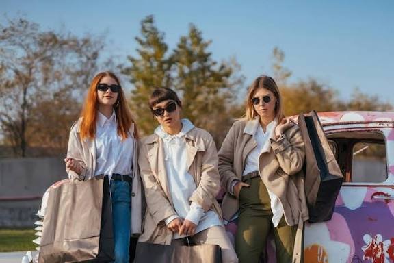 Fashion trends 2030 Images - Free Download on Magnific (formerly Freepik)